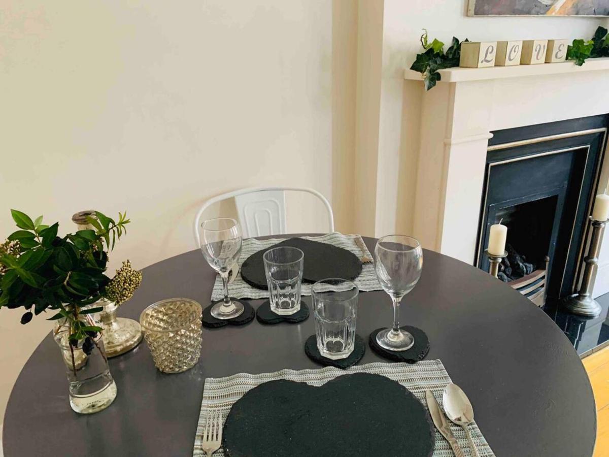 Luxury Fulham Flat With 5* Touches Nr River Thames ลอนดอน ภายนอก รูปภาพ