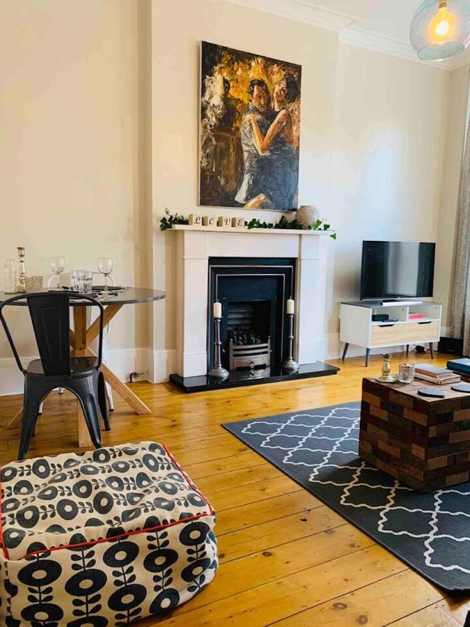 Luxury Fulham Flat With 5* Touches Nr River Thames ลอนดอน ภายนอก รูปภาพ