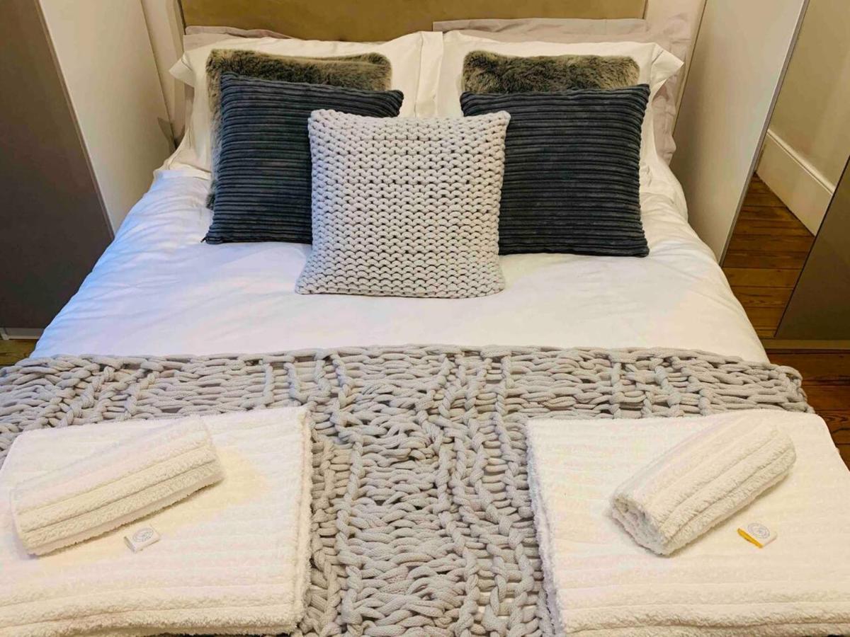 Luxury Fulham Flat With 5* Touches Nr River Thames ลอนดอน ภายนอก รูปภาพ